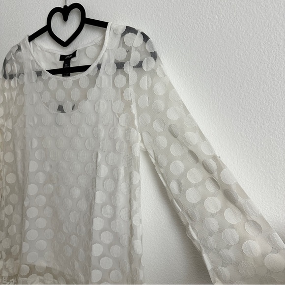 Alfani White Polka Dot Tab Sleeve Lace Floral Hem Top Size SP - Picture 5 of 8